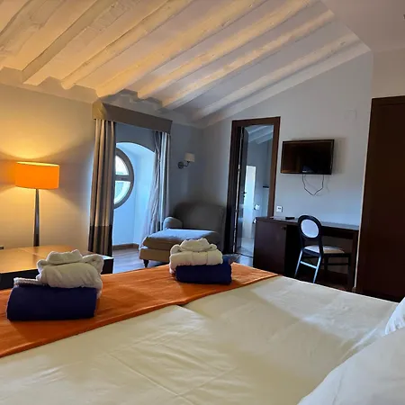 Termas Balneario Termas Pallares 호텔 4*