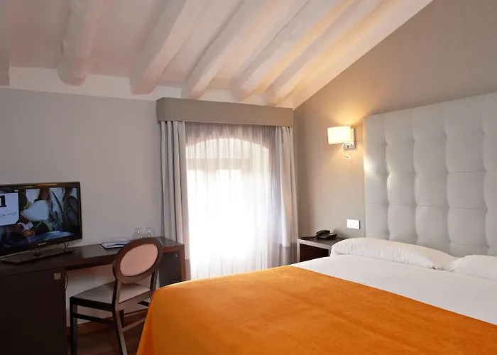 Hotell Termas Balneario Termas Pallares 4*